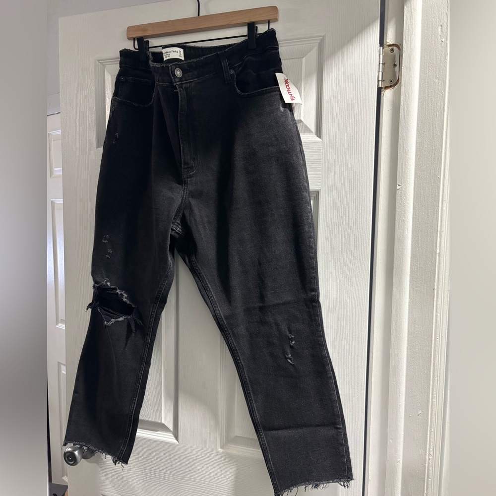 Abercrombie & Fitch Distressed High Rise Skinny Jeans